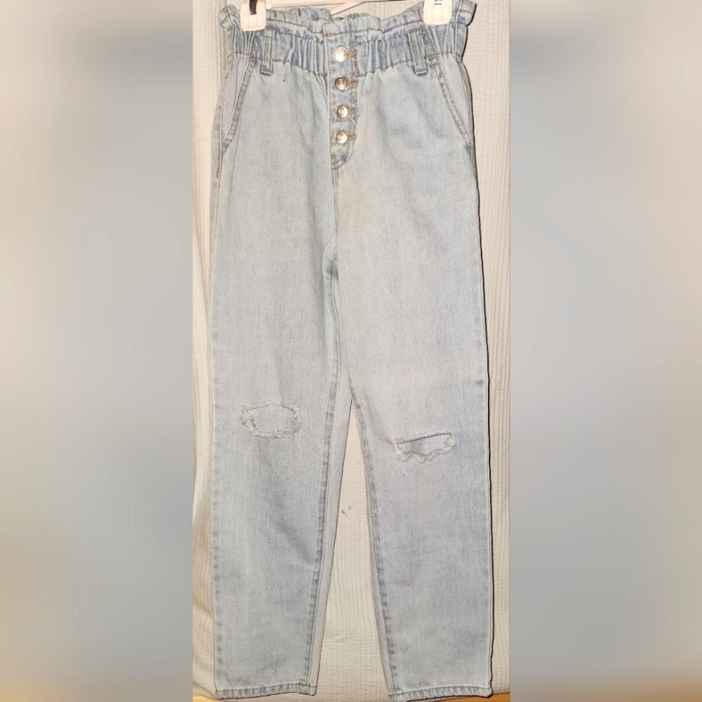 Girls' forever 21 Light Wash Distressed  Jeans 9/10